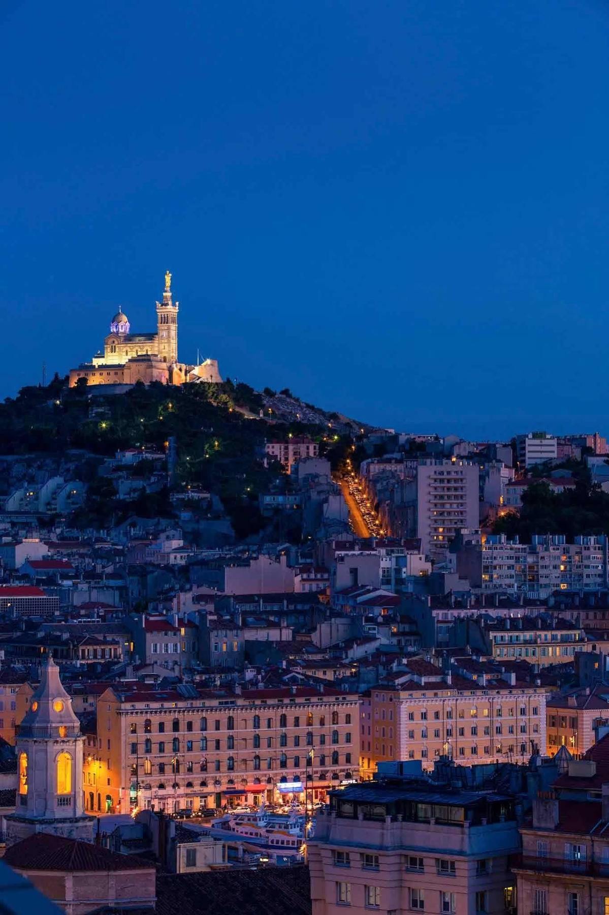 B&B Hotel Marseille Centre Vieux Port Buitenkant foto